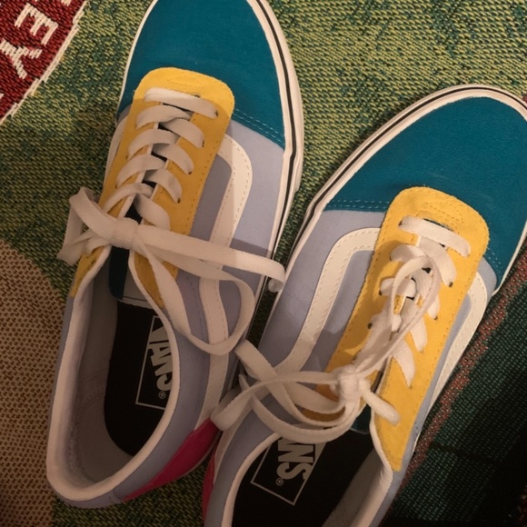 Vans - Picture 5 of 5